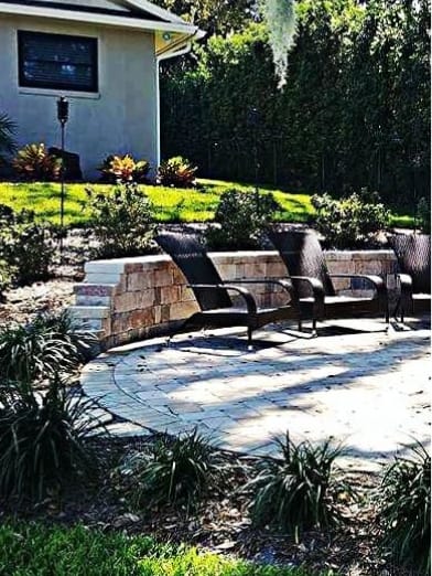 Commercial outdoor space with pavers